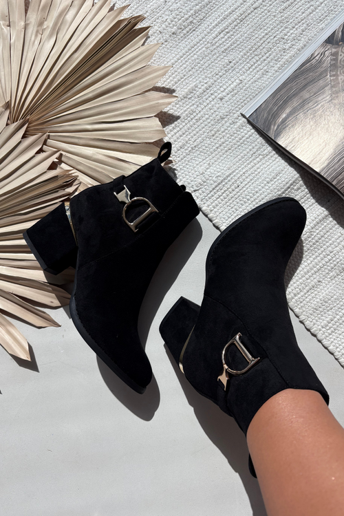 Insulated women's ankle boots with a heel with gold elements black Ambrine