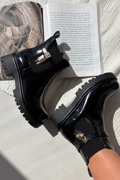 Patent leather ankle boots with lining with gold detail black Talyra