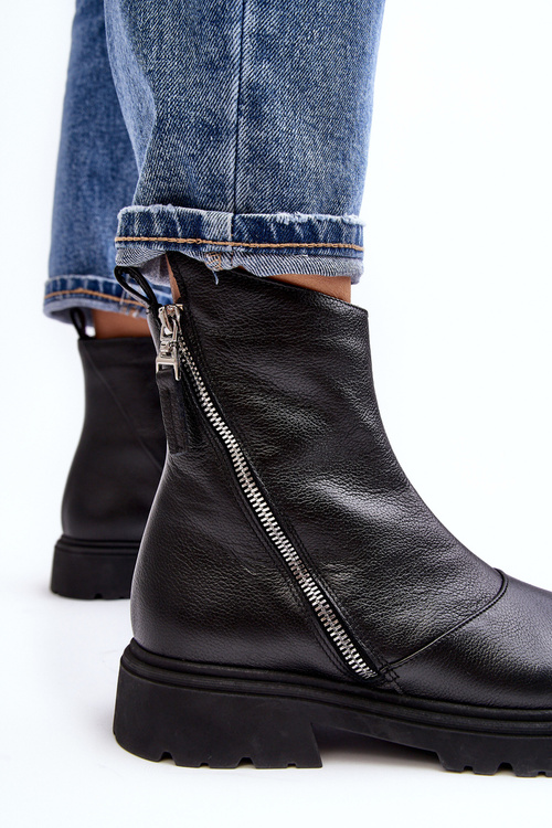 Women's Leather Ankle Boots with Flat Heel Laura Messi 2620/975 Black