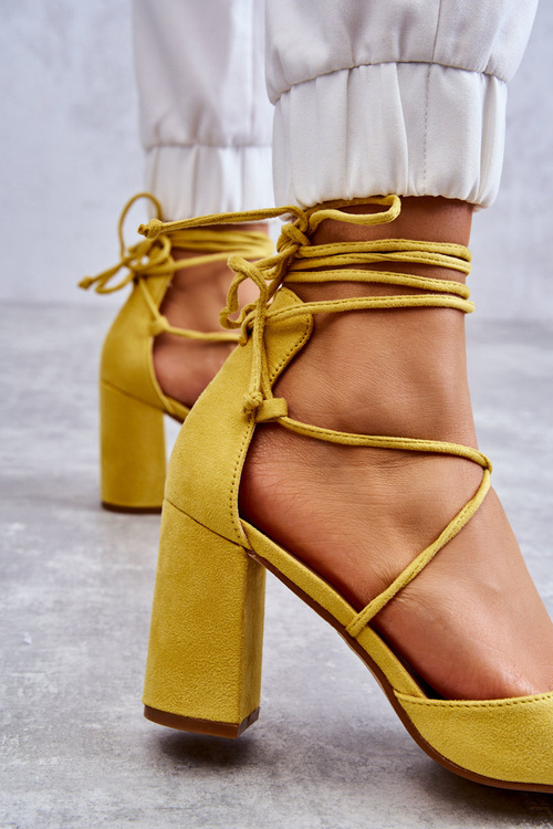 Classic Tied Suede Pumps Yellow Lucira