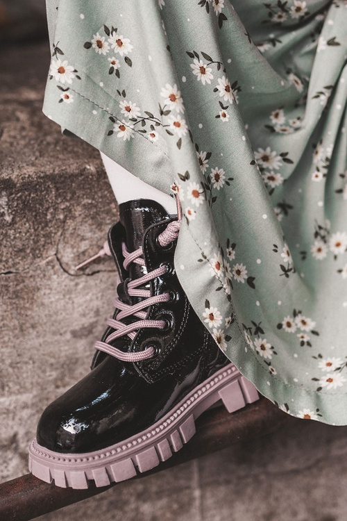 Lacquered Warm Boots Black and purple Heidi