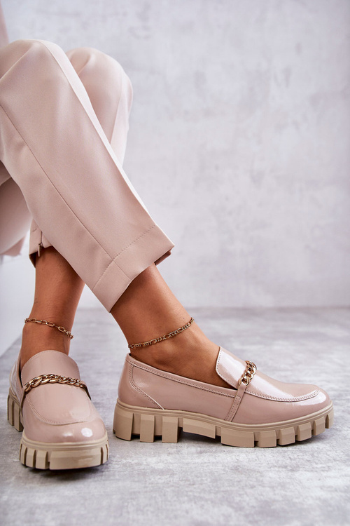 Lacquered shoes with a chain Beige Anne