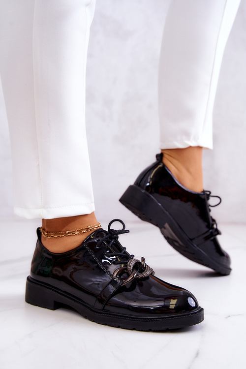 Lacquered shoes tied with ornament Black Larosa