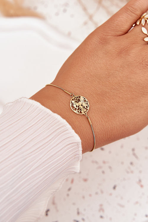 Women's bracelet with pendant circle with flowers gold