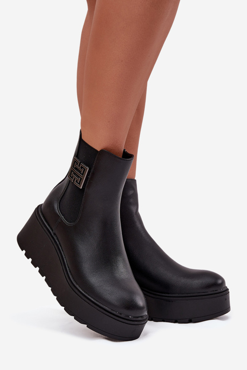 Insulated Women's Platform Boots with Decorative Detail Vinceza 58551 Black