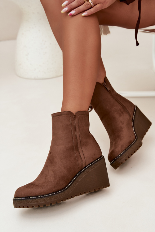 Insulated wedge boots made of eco-suede brown Mavona