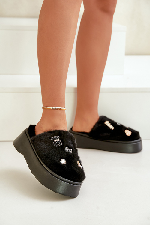 Kapcie Z Przypinkami Futrzane Na Grubej Podeszwie Czarne Zintoria