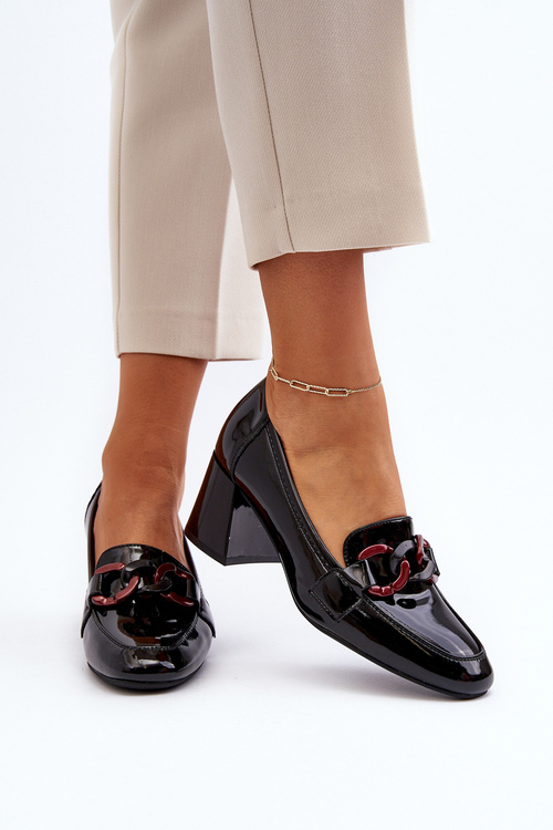 Black Patent Leather Pumps with Chain Paliotte