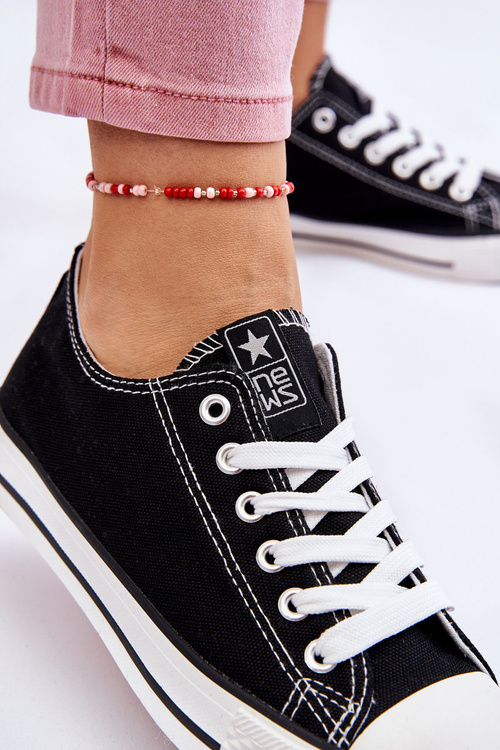 Women's Classic Sneakers Black and White Ecoma