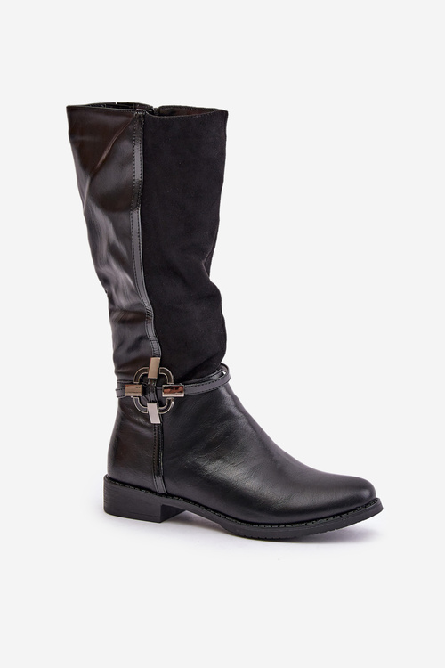 Insulated boots on a flat heel with a decorative buckle black Leatharia