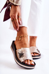 Fashionable Women's Slippers With Decoration Gold Holle