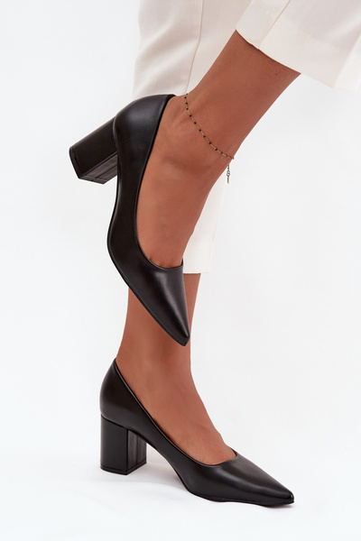 Heeled Shoes On Stiletto Heel With Pointed Toes Black Ryvessa