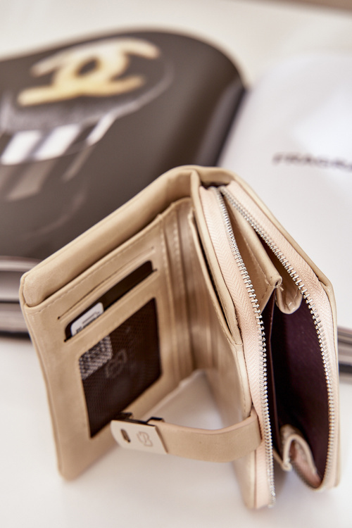 Lacquered Women's Wallet Light Beige Yathika