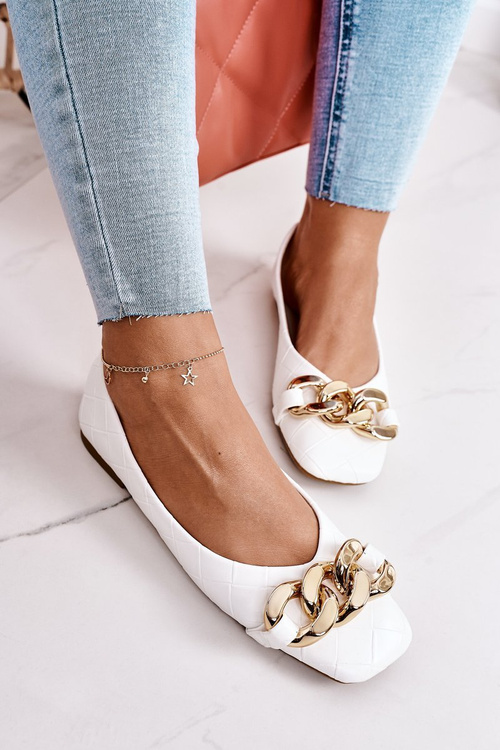 Elegant Quilted Ballerina With Chain White Coco