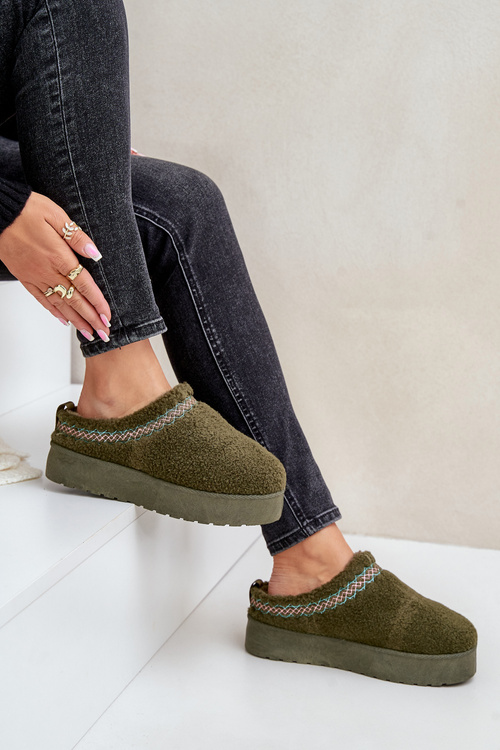 Snow boots on a platform with sheep fur dark green Mesirra