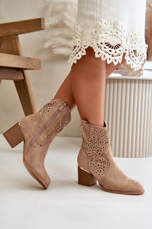 Botki Z Eko Zamszu Zapinane Na Zamek Ażurowe Na Słupku Ciemnobeżowe Sevana