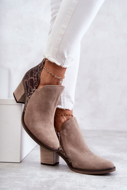 Women's leather boots on a high heel Maciejka Beige 04492-43