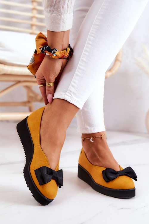 Suede ballerinas on the Maciejka platform 05062-07 Yellow