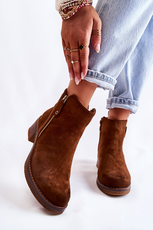 Suede boots on a low post Brown Laurisa