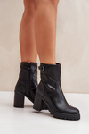 Insulated ankle boots with buckle black Selavia
