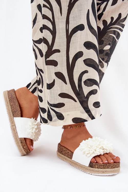 Damskie Klapki Ozdobne Kwiatki Platforma Plecionka Białe Tessara