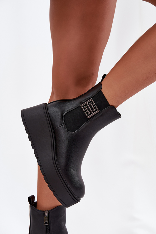 Insulated Women's Platform Boots with Decorative Detail Vinceza 58551 Black