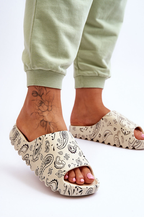 Fashionable women's slippers on a massive platform Beige Lorette