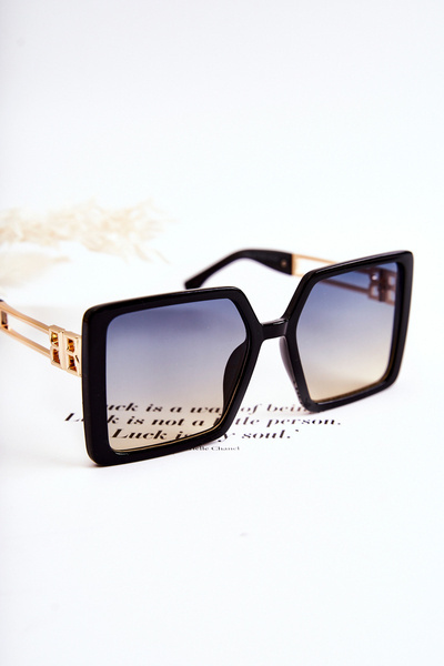 Square Sunglasses V130042 Black