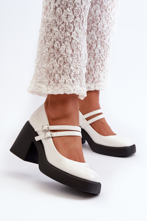 White patent leather pumps on chunky heel Halmina