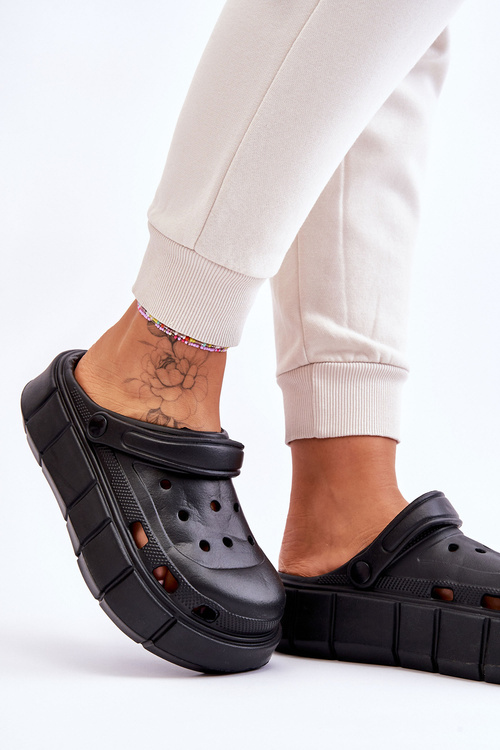 Women's Foam Platform Crocs Black Beckett