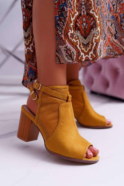 Women's Suede Sandals Yellow Thido