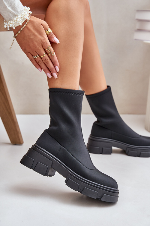 Slip-on Boots On Flat Heel Black Ravendria