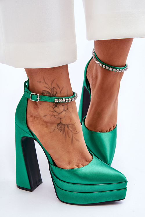 Fashionable Pumps On A Heel Green Santoro