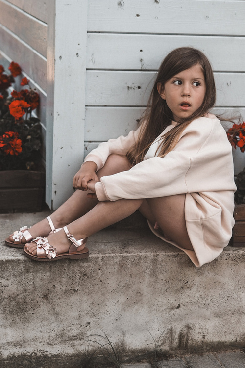 Children's Sandals Adorned with Flowers Fastened with Velcro Pink Fagossa