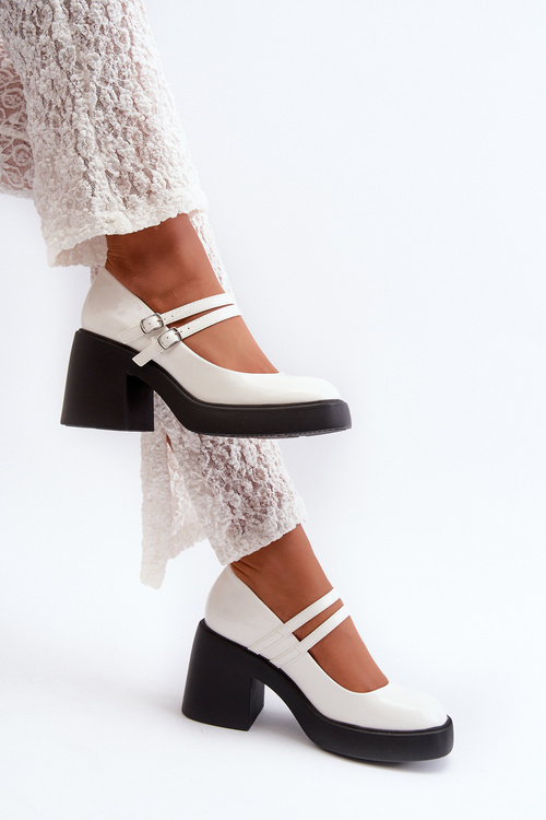White patent leather pumps on chunky heel Halmina