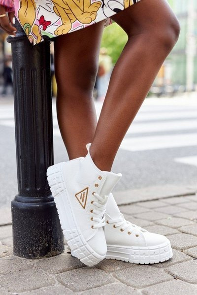Women's High Sneakers On A Platform White Manhattan