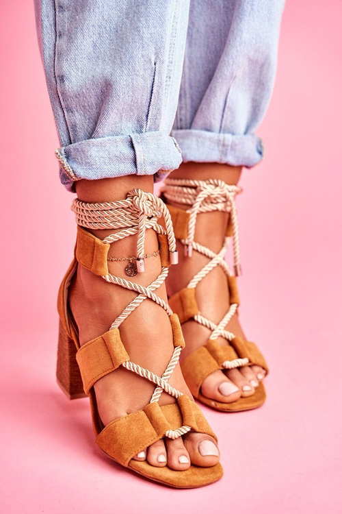 Sandały Damskie Na Słupku Wiązane Zamszowe Camel Amore