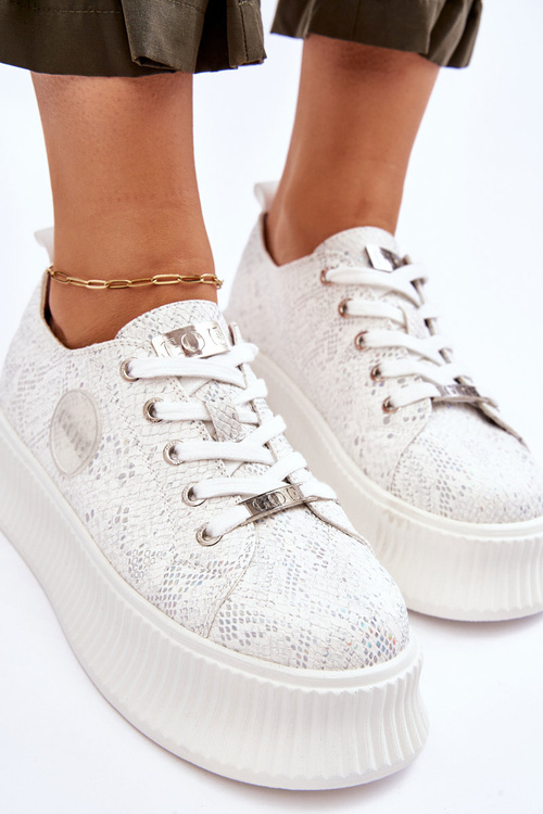 Women's Sneakers Sports Shoes GOE JJ2N4126 White