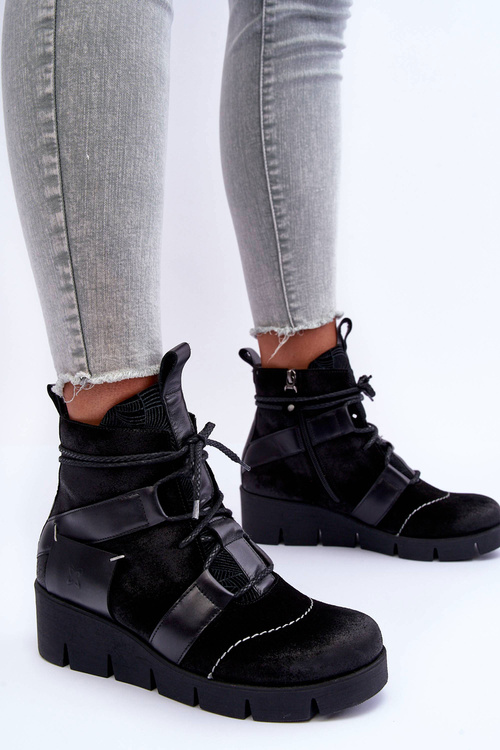 Leather Boots on a Wedge Maciejka 06185-01 Black
