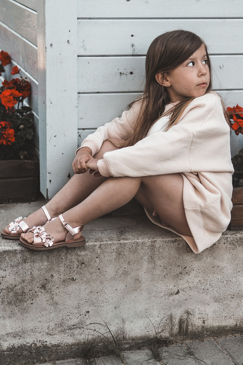 Children's Sandals Adorned with Flowers Fastened with Velcro Pink Fagossa