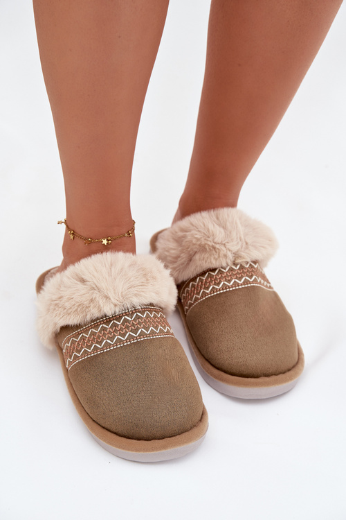 Women's slippers with fur and embroidery green Devianne