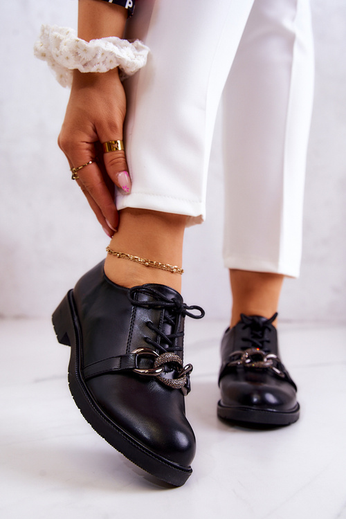 Leather shoes tied with ornament Black Larosa