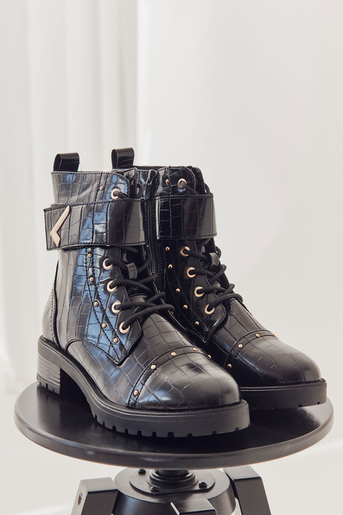 Insulated Leather Snake Boots Black Colira