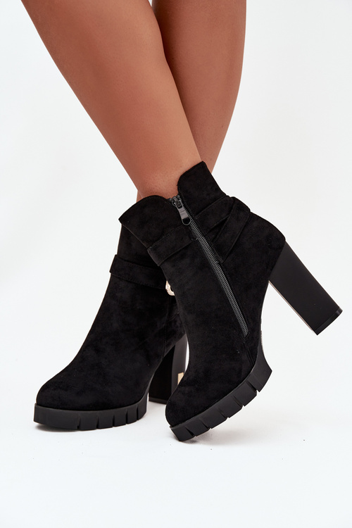 Insulated women's ankle boots with buckle Black Nolivira