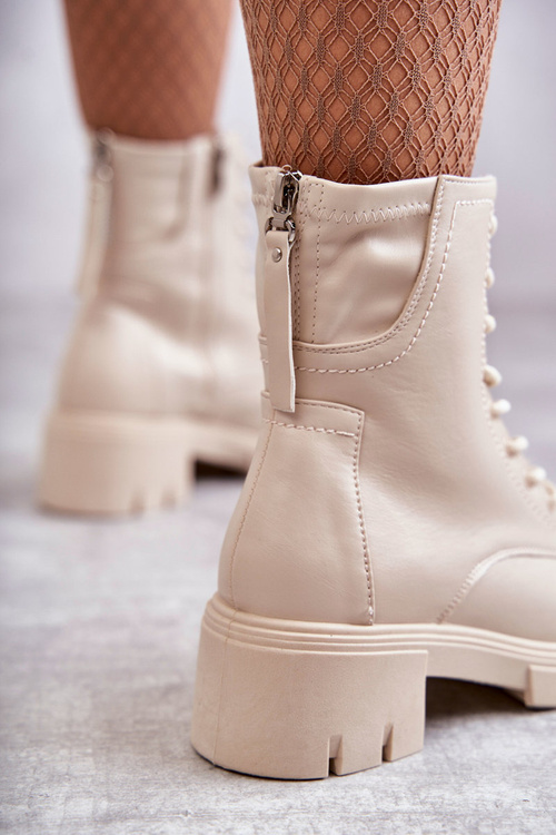 Leather boots with a zipper in beige Tonje