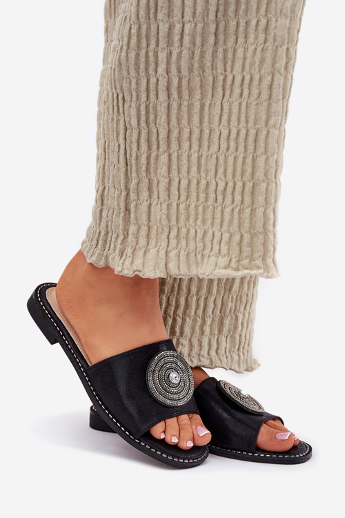 Damskie Klapki Z Ozdobą Płaski Obcas Czarne S.Barski KV51-013