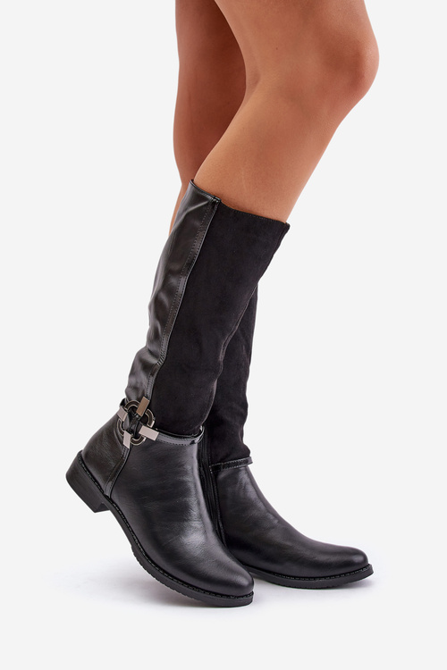 Insulated boots on a flat heel with a decorative buckle black Leatharia