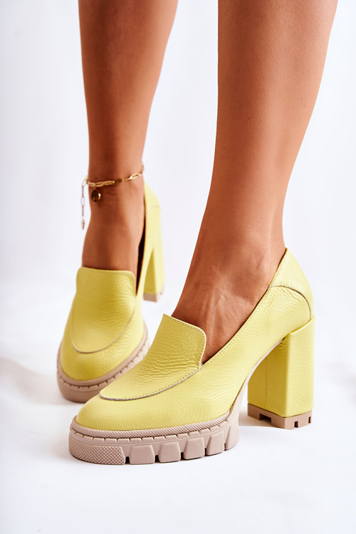 Fashionable Pumps On A Massive Platform Yellow Margott
