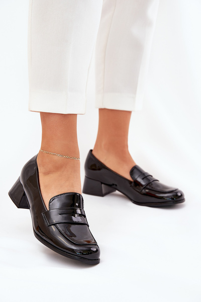 Lacquered Low Heel Pumps Black Selenith