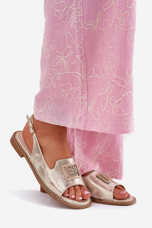 Sandały Z Ozdobą Eleganckie Na Płaskim Obcasie Złote S.Barski KV51-082